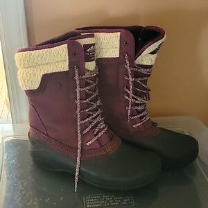 Size 10-  The North Face Shellista II Mid Boot - Women's